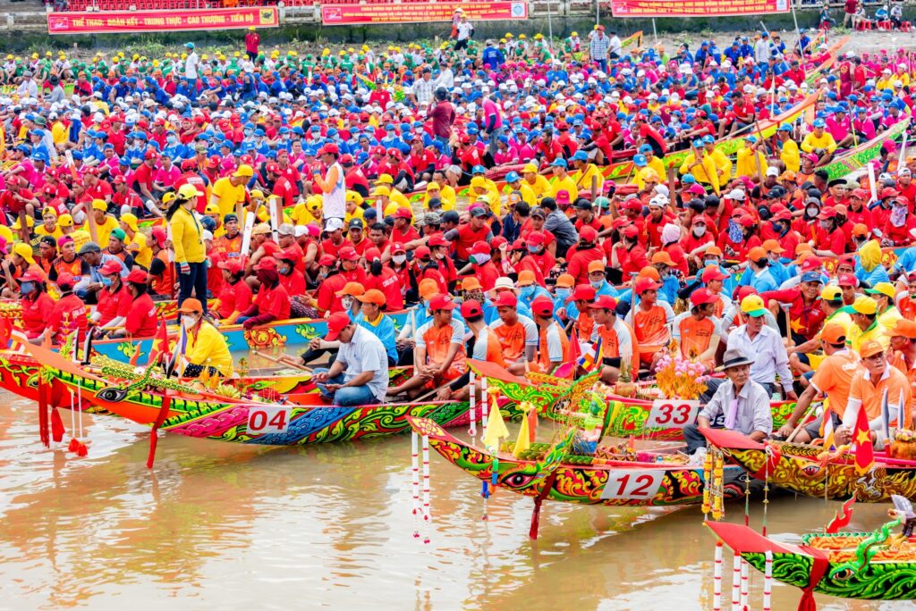 boat race cambodia