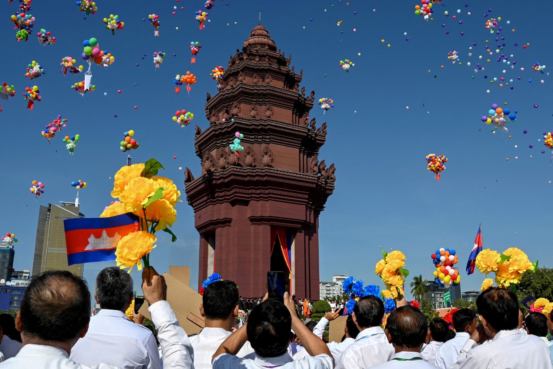 independance monument cambodia